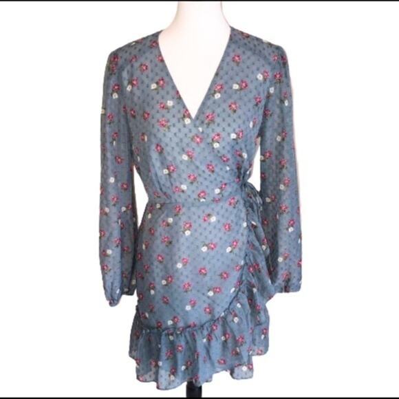 WAYF Dress Eloise Floral Wrap Mini Medium NWT - Picture 4 of 5